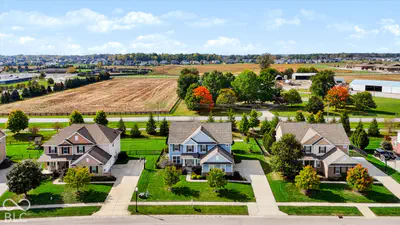 8752 Windpointe Pass, Zionsville - 43