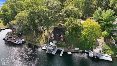6272 Grosbeak Court, Nineveh - 55