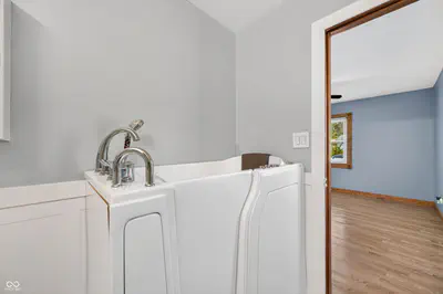 2846 Hillside Drive, Bedford - 27