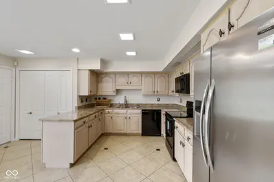 8616 Cricket Tree Lane, Indianapolis - 17