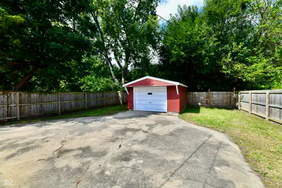 930 N Eaton Avenue, Indianapolis - 37