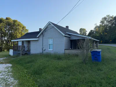 726 Heltonville Road, Bedford