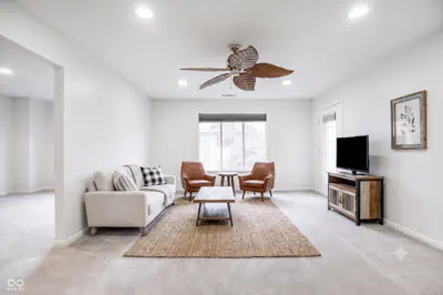 586 Hunters Drive, Carmel - 17