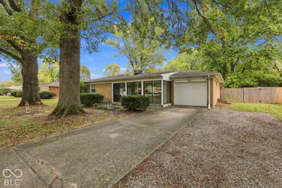 6035 Woodside Drive, Indianapolis