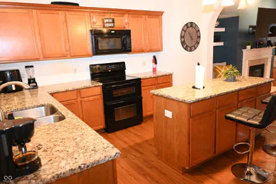 7136 Marsh Road, Indianapolis - 11