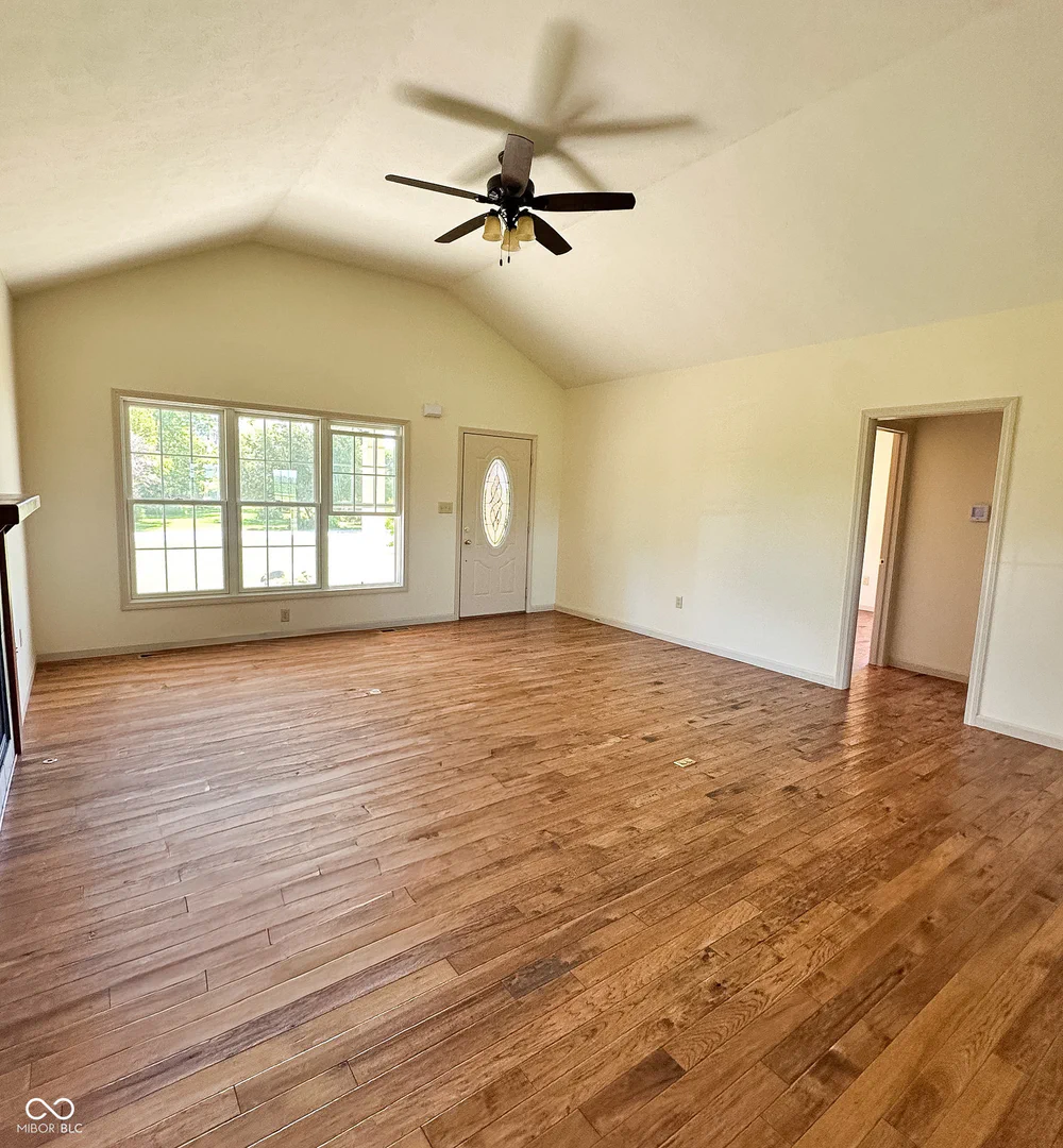 10085 400, Markleville