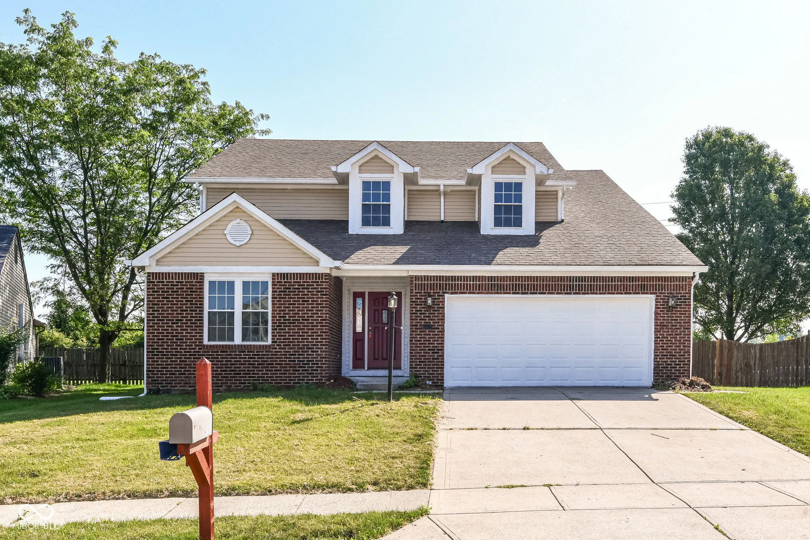 6384 Hillview Circle, Fishers