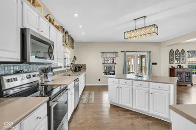 8801 Browns Valley Lane, Camby - 23