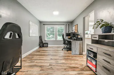 909 Farmview Lane, Carmel - 8