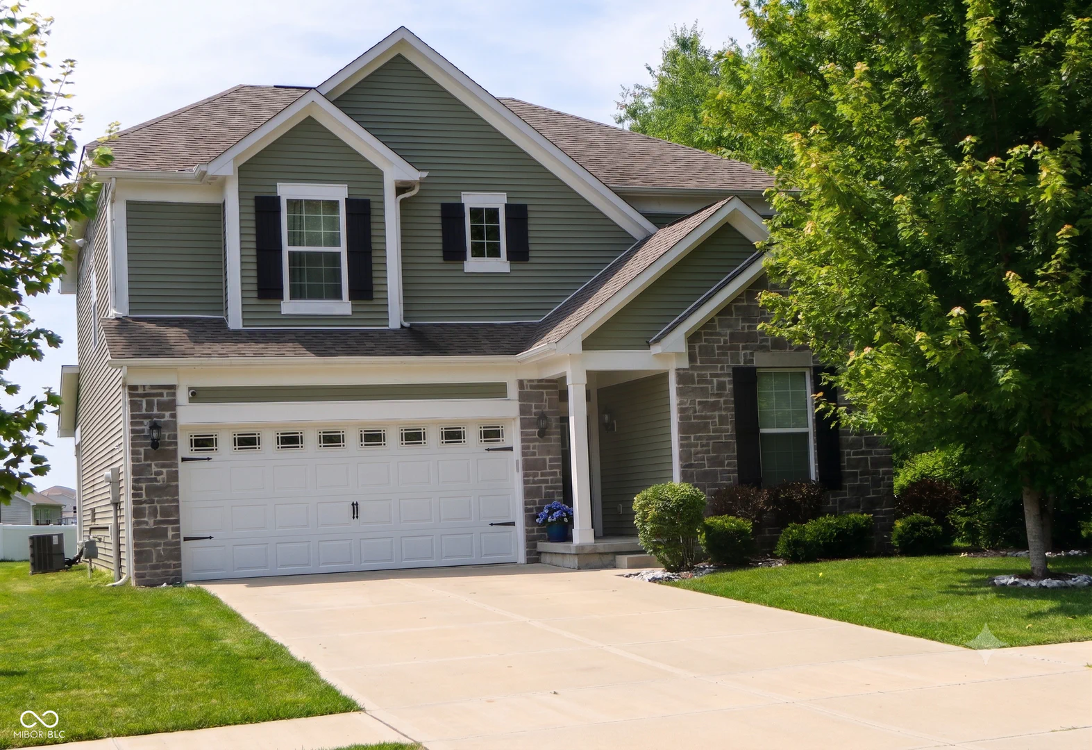 9185 Yvette Drive, Avon