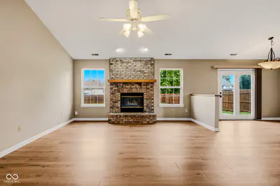 206 Bishop, Seymour - 12