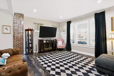 607 E 32nd Street, Indianapolis - 7