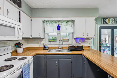 1152 Delray Drive, Indianapolis - 11