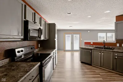 8233 Crackling Lane, Indianapolis - 13