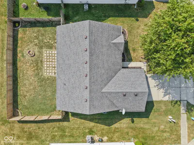 9925 Cedarstone Lane, Avon - 18
