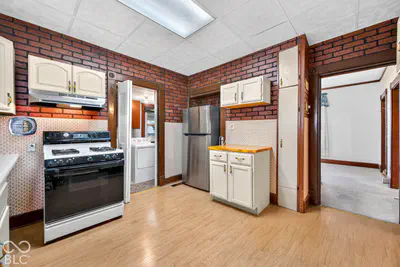 618 S Poplar Street, Seymour - 31