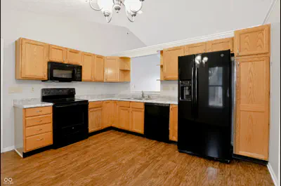 8276 Bayshore Lane, Avon - 7