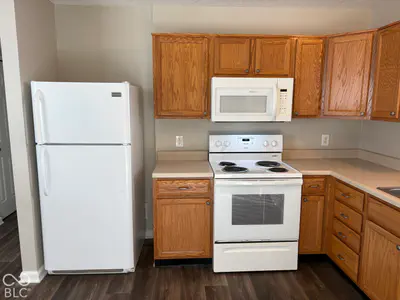 8221 Twin River Drive, Indianapolis - 11