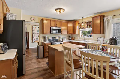 5507 Gainesway Drive, Greenwood - 8