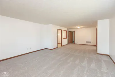 5612 Blairwood Drive, Indianapolis - 4