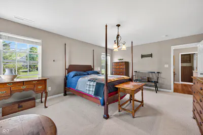 697 Lake Vista Drive, Columbus - 25
