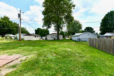 129 E McKenzie Road, Greenfield - 7