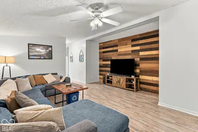 9444 N Gray Avenue, Unionville - 5