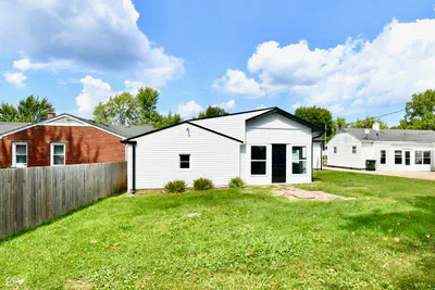 129 E McKenzie Road, Greenfield - 9