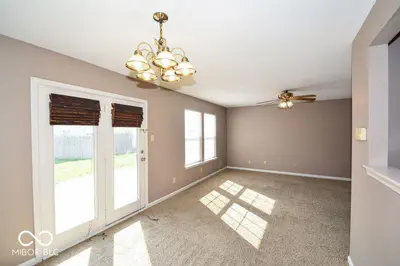 4537 Connaught East Drive, Plainfield - 8