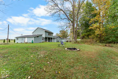 12407 E Us Highway 50, Seymour - 37