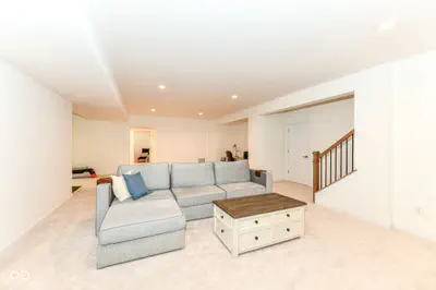 15679 Woodford Drive, Westfield - 43