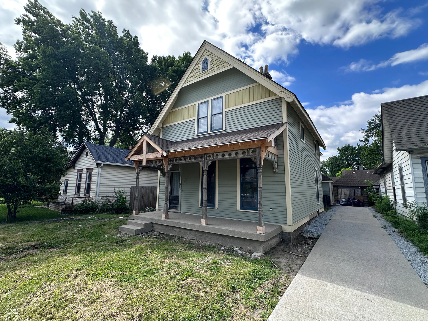 907 Woodlawn Avenue, Indianapolis