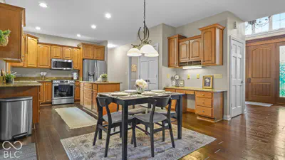 7437 W Banton Circle, New Palestine - 25