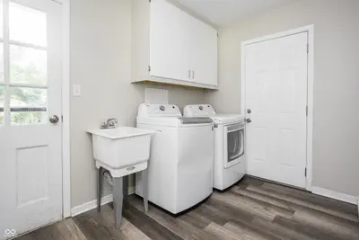 10461 Woodlawn Drive, Carmel - 23