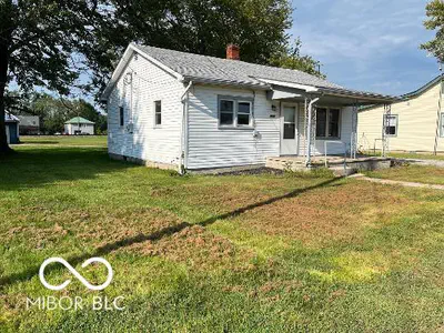 7090 Washington Street, Holton