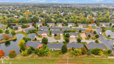 340 Lakewood Court, Avon - 29