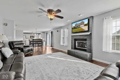 9107 Driftwood Court, McCordsville - 28