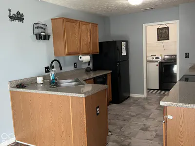 1476 Pencross Lane, Greenwood - 12
