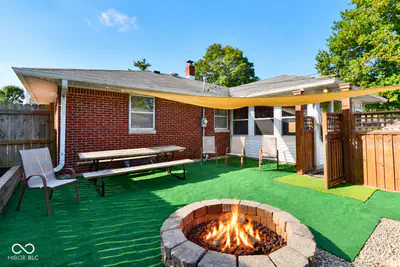 6102 14th, Indianapolis - 61
