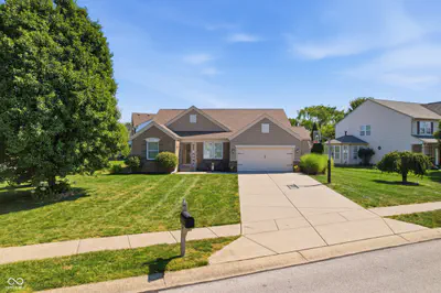 2225 Silver Rose Drive, Avon