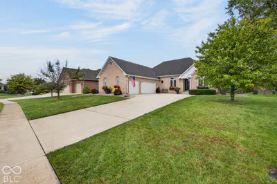 2807 Bloomsbury Drive, Greenwood - 54
