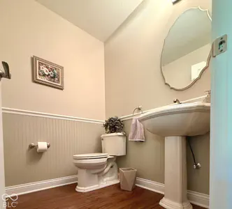 6658 English Oak Drive, Avon - 33