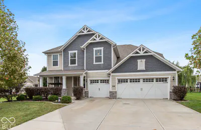 8284 Terryglass, Avon