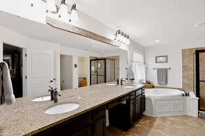 927 Racetime Road, Westfield - 63