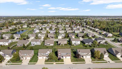 5570 Stream Drive, McCordsville - 48