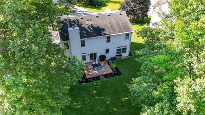 6758 Loretta Court, Avon - 3