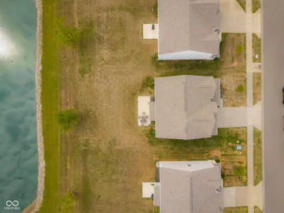 5717 Lauren Lane, Columbus - 2
