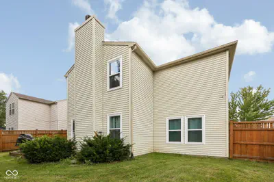 10255 Lothbury Circle, Fishers - 46