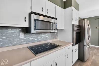 10847 Greendale Drive, Seymour - 7