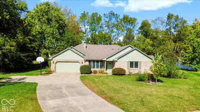 8879 Lesley Lane, Brownsburg - 46